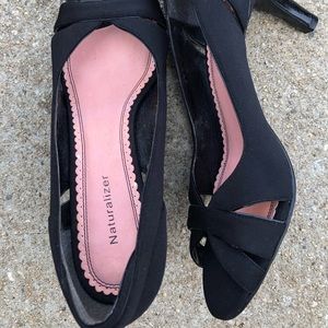 🍑🍑🍑 Open Toe Naturalizer pumps